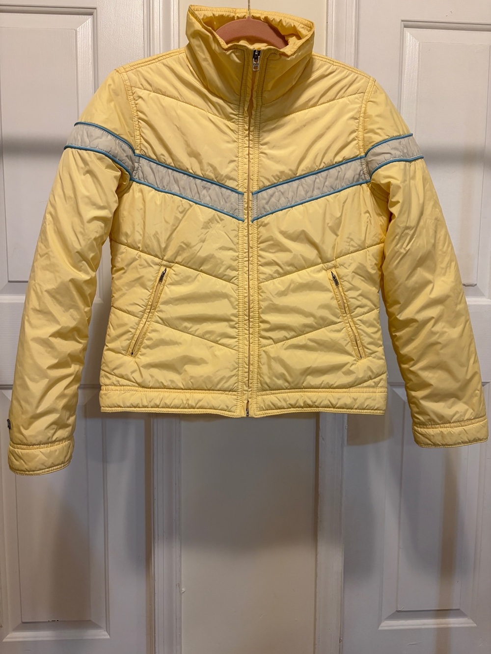 Abercrombie & Fitch women’s puffer jacket. Size: S